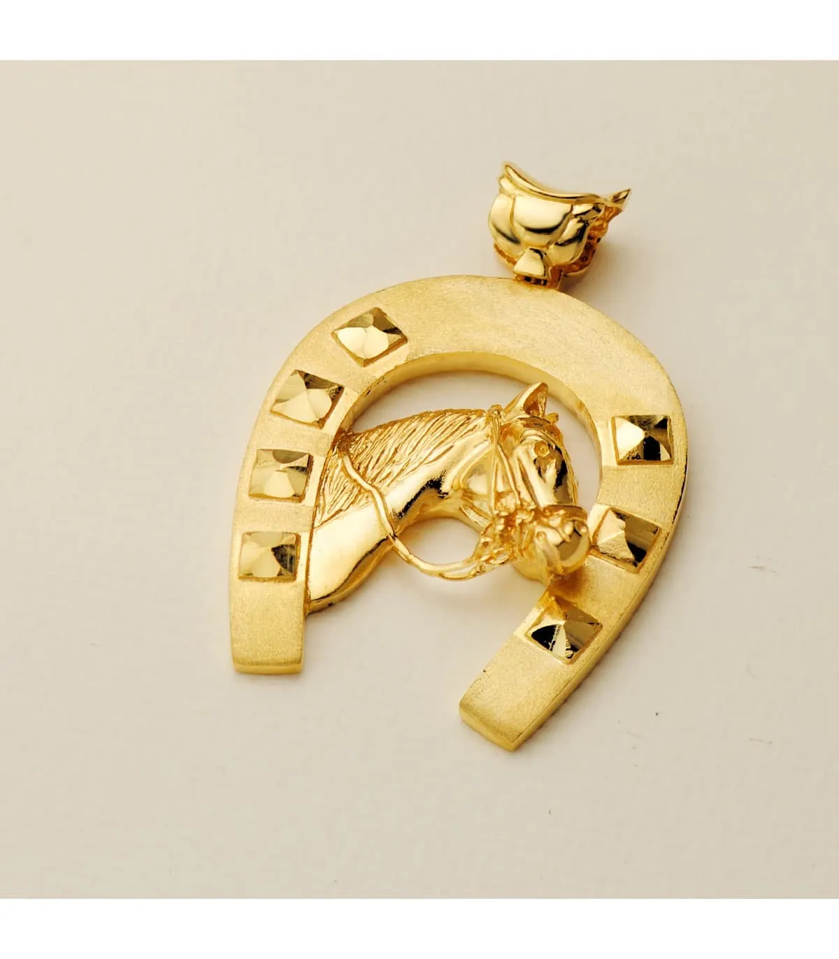 Colgante Herradura con Caballo Oro 18K 48 mm