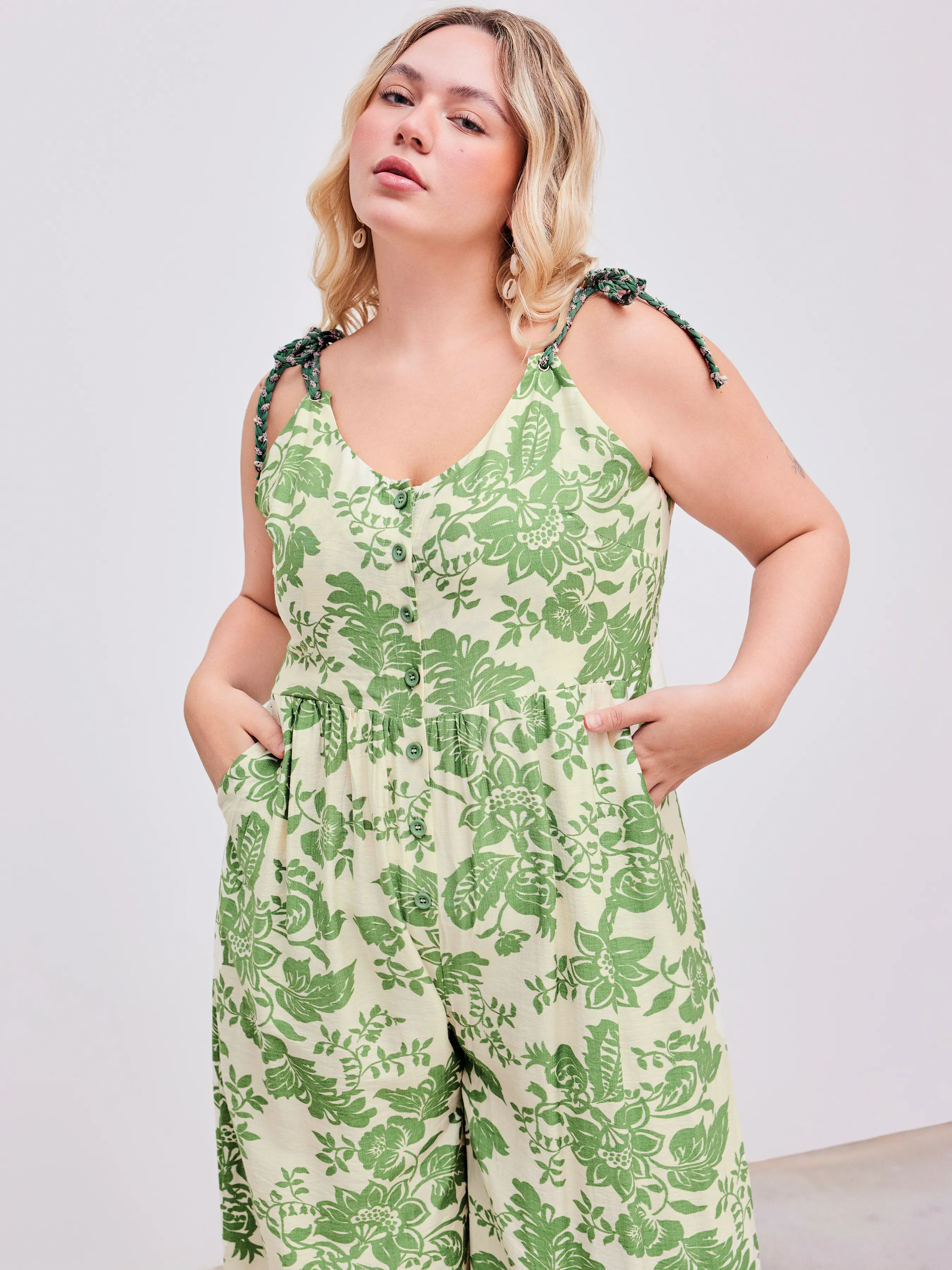 Mono con Botones y Escote en U Floral Curvy