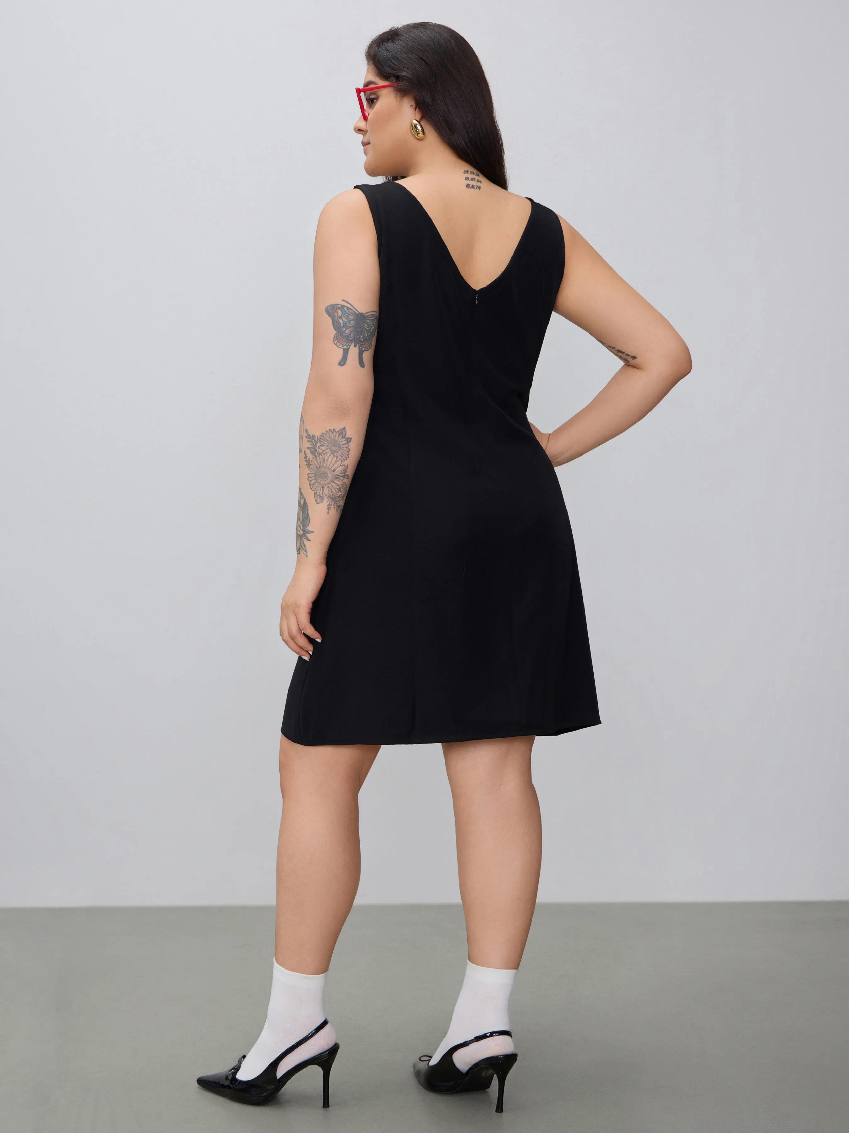  Vestido Mini Sólido con Cuello Barco Curvy